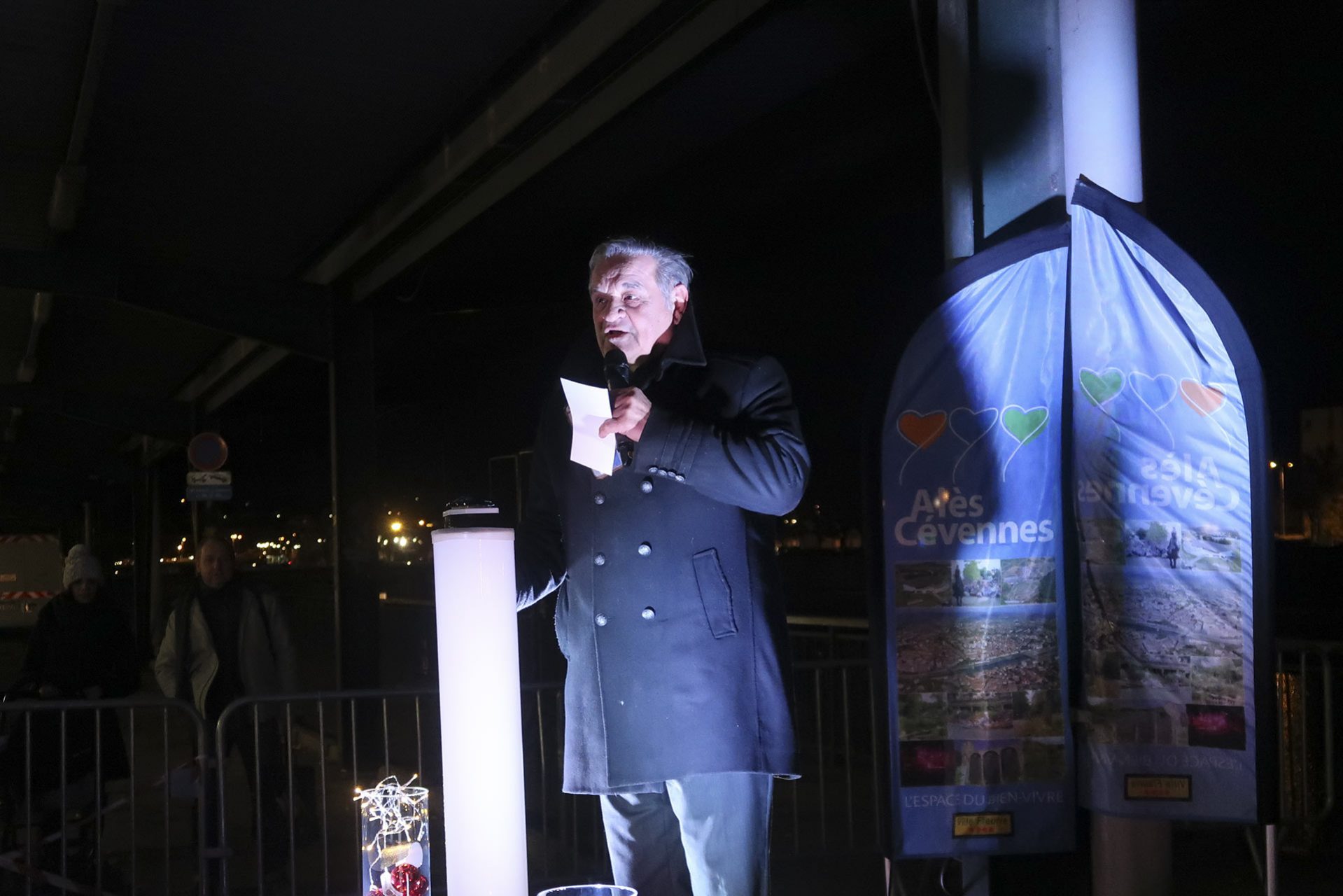 Le maire Max Roustan a lancé les illuminations et festivités de Noël le 1er décembre