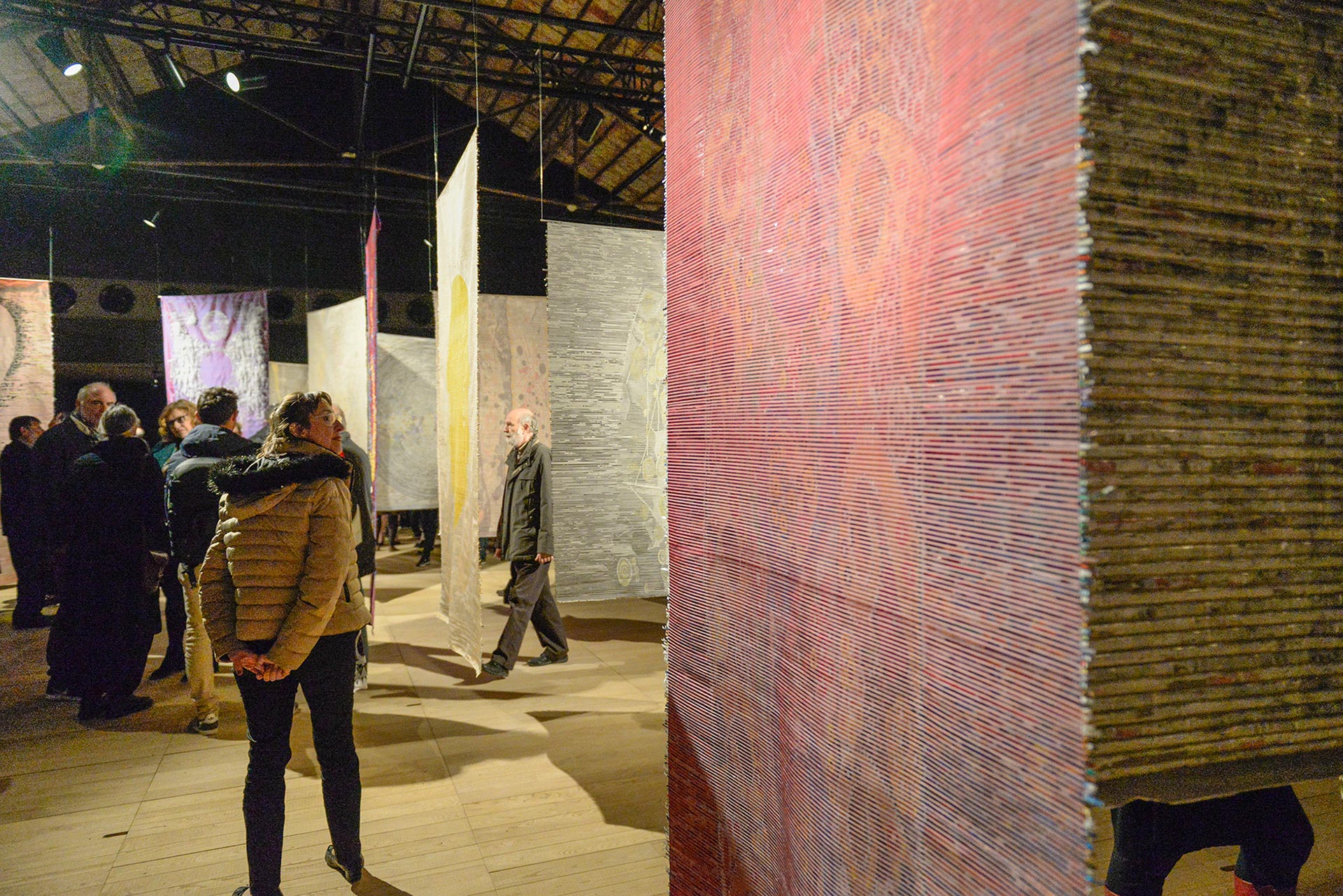 La première exposition temporaire du musée des vallées cévenoles met en lumière les œuvres de Marie Leclère autour de la soie.
