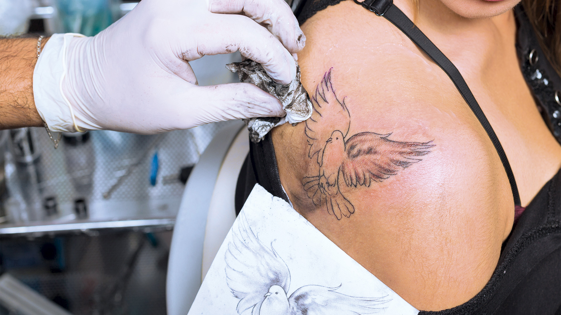 Где делают Татуировки девушки