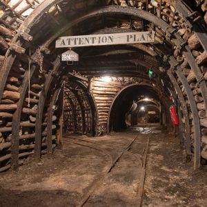 La Mine Témoin est une ancienne mine-école, le plus grand réseau visitable de France.